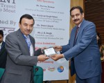 Gopinath Nair Presents Memento To Sidhartha Roy